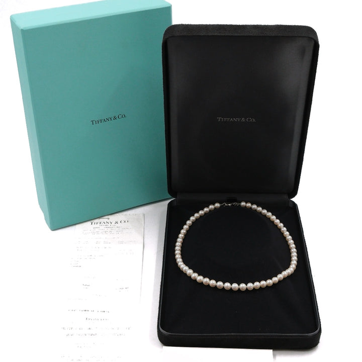 TIFFANY & CO Pearl Necklace with a Silver Clasp, 6-7 mm