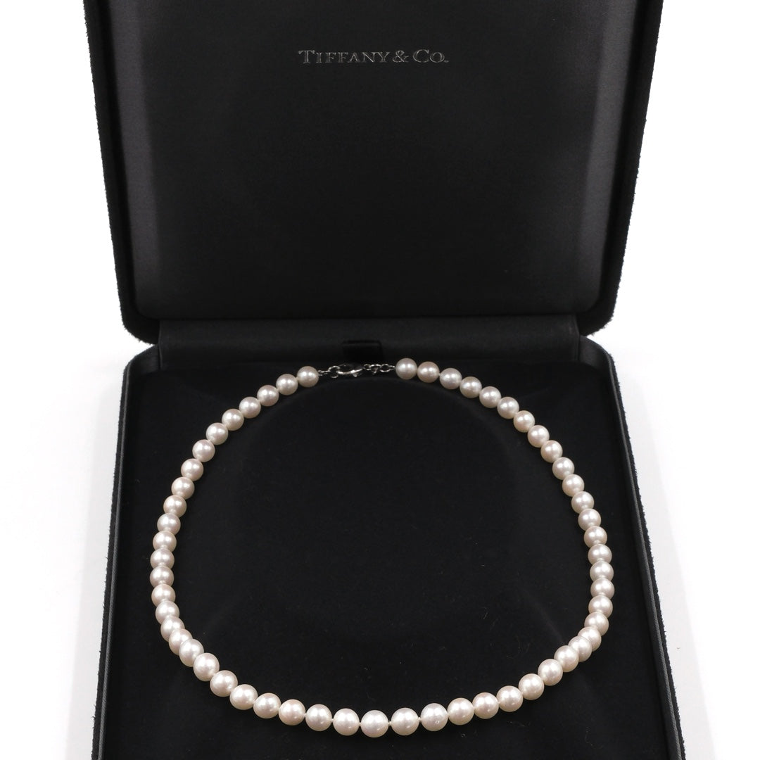 TIFFANY & CO Pearl Necklace with a Silver Clasp, 6-7 mm