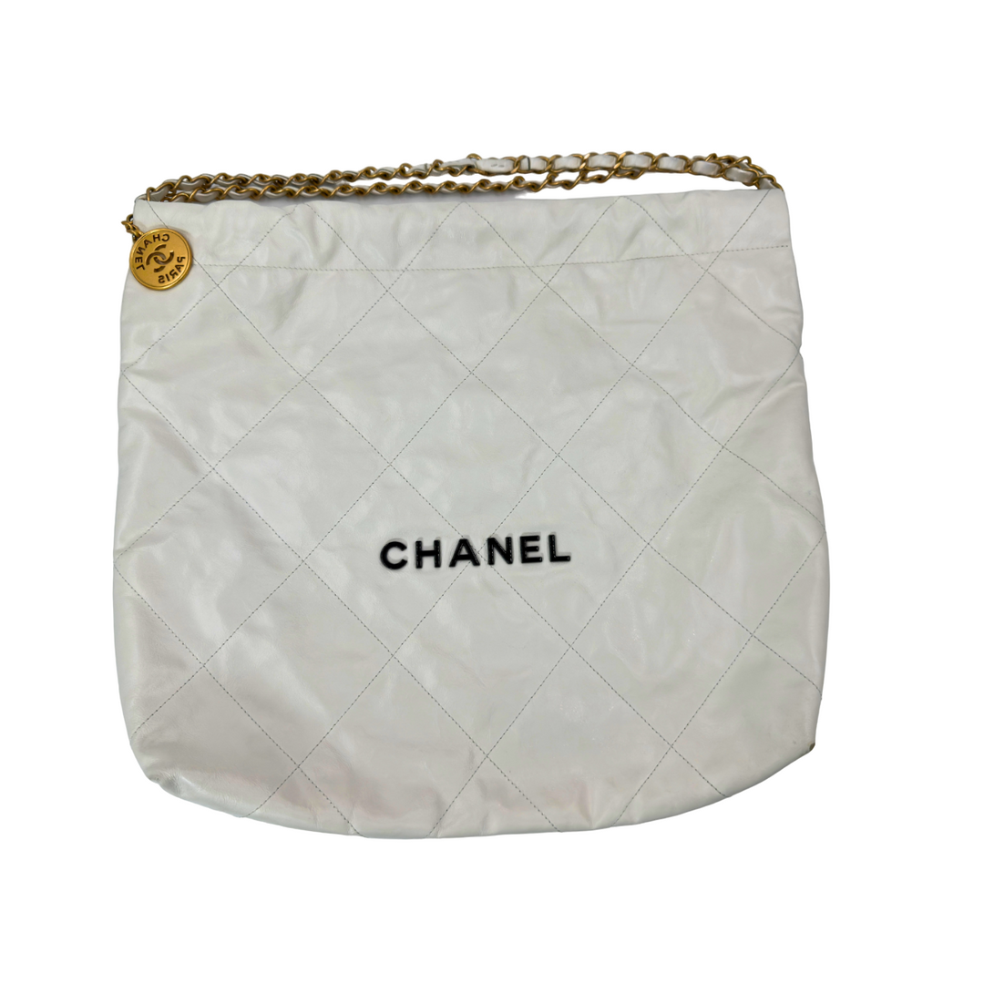 Chanel 22 Bag in White Calfskin Medium size